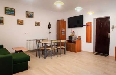 Location d’un appartement lumineux de 2 pièces, 60 m², centre historique, Constanța, Roumanie